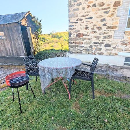 Studio Silhem Saint-Germain-les-Belles Exterior foto